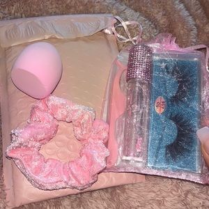 Personal beauty bags!!🤍💕 very affordable prices while getting a lot of goodies